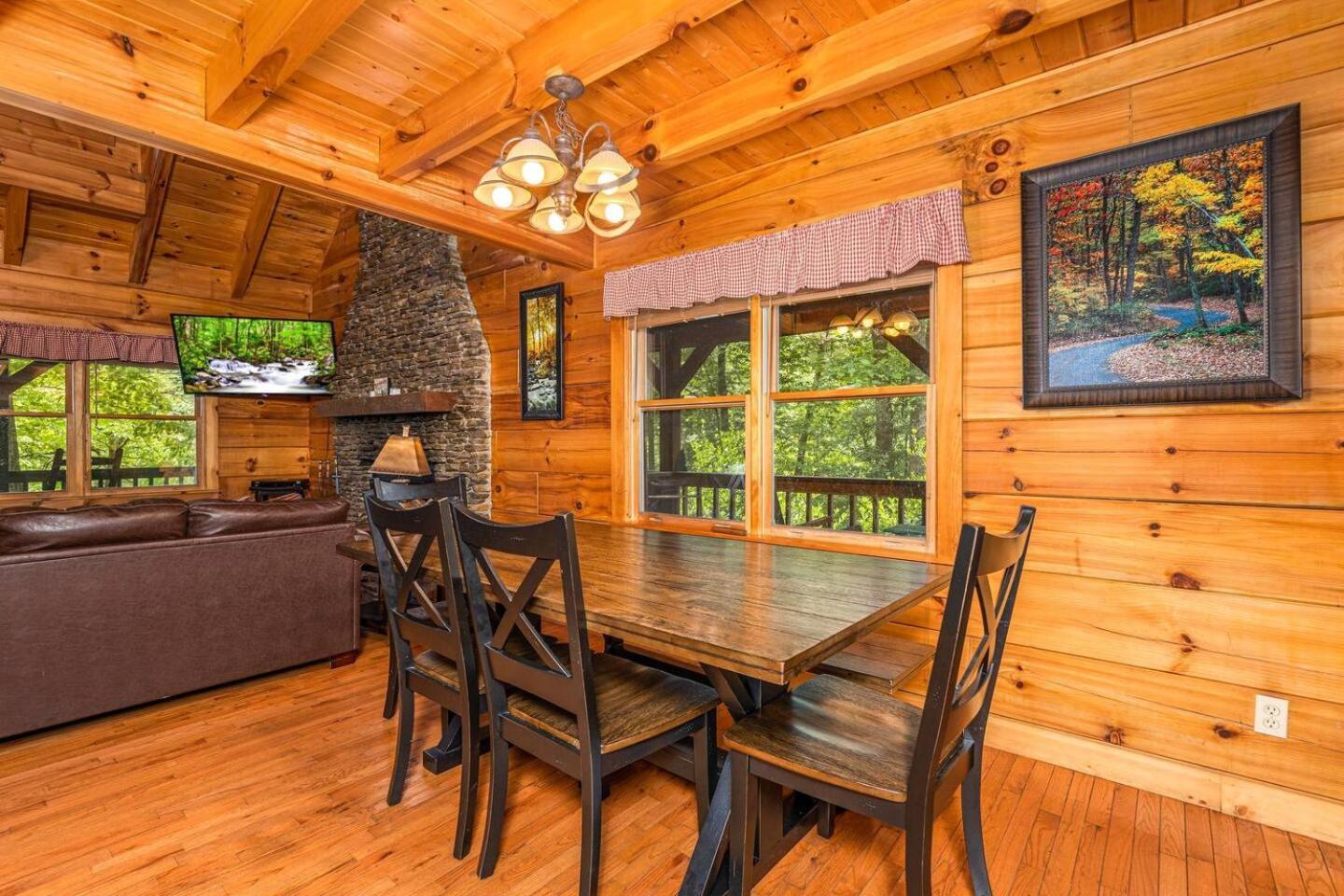 Pigeonforge Cabin Game Roomdog Friendlyhot Tub Pigeon Forge Bagian luar foto