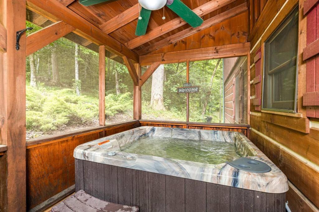 Pigeonforge Cabin Game Roomdog Friendlyhot Tub Pigeon Forge Bagian luar foto