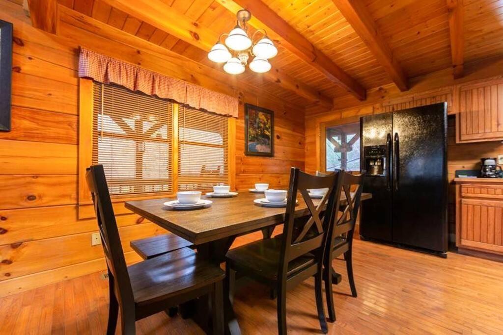 Pigeonforge Cabin Game Roomdog Friendlyhot Tub Pigeon Forge Bagian luar foto